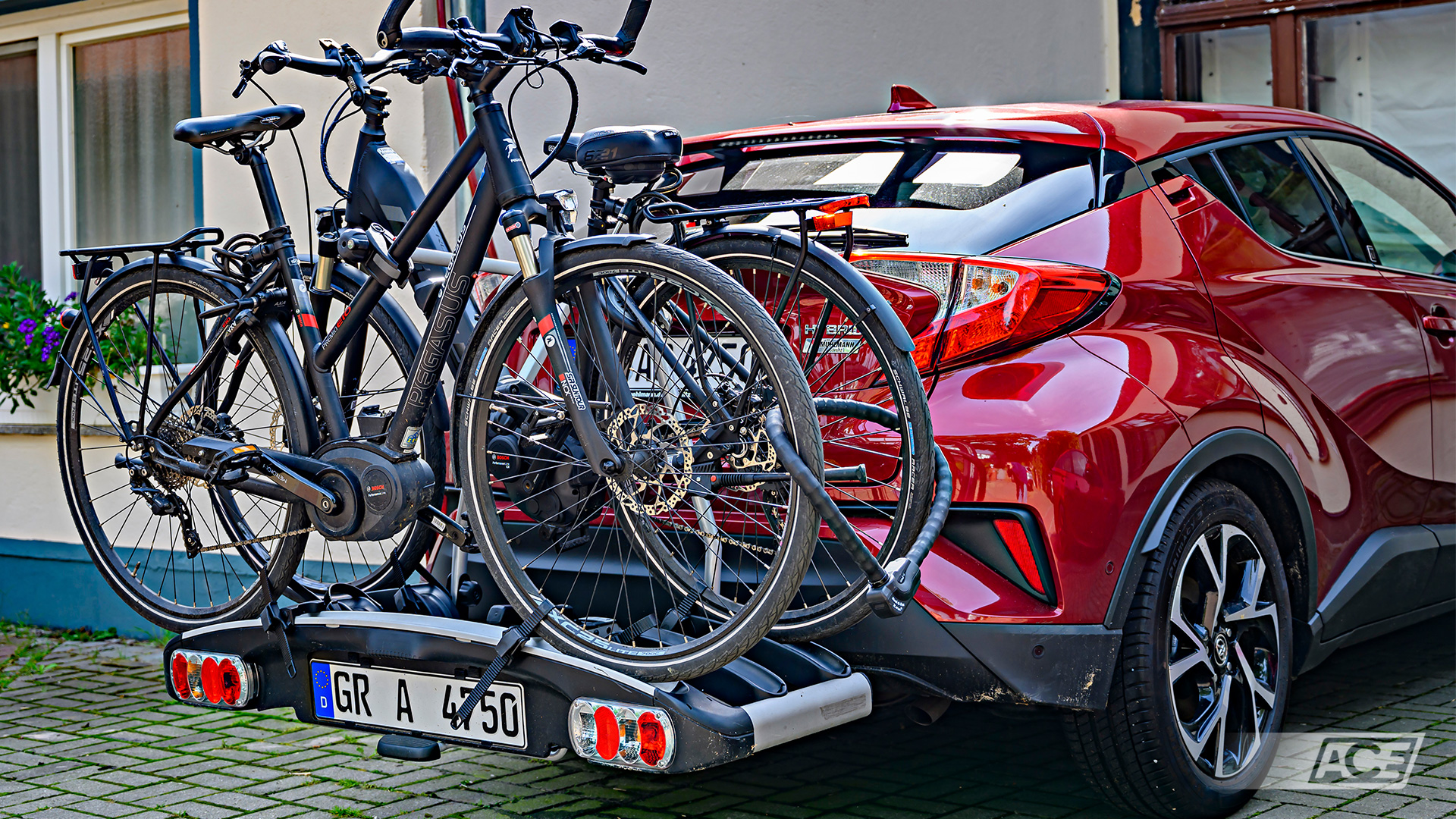 Heckträger & Co. – Wie Fahrrad und Pedelec sicher Auto fahren