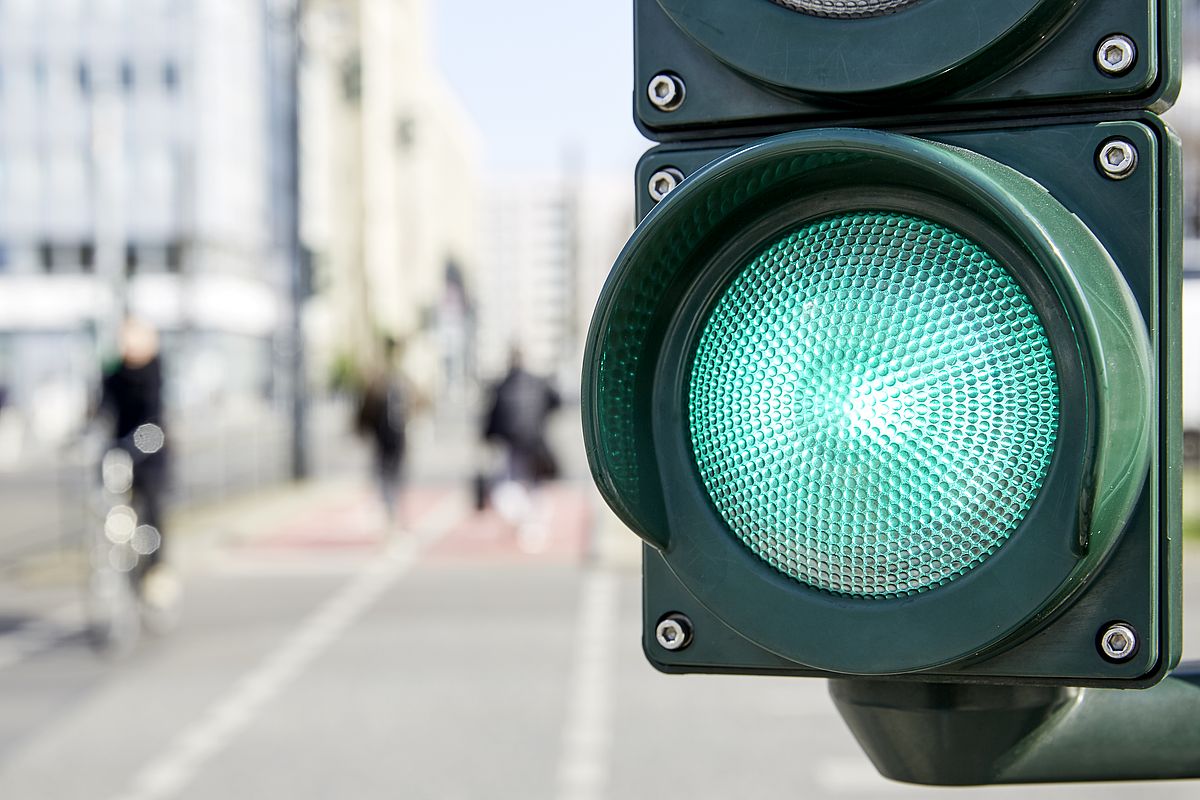 An der Ampel: Regeln und Verstöße, die alle kennen sollten - Presse Ace