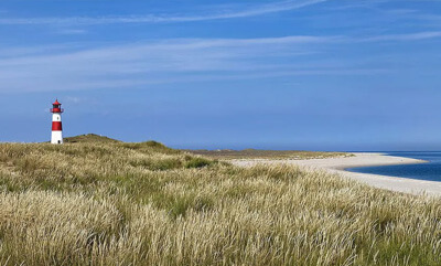 Informationen zu Ihrem Urlaubsland Leuchtturm auf einer Düne